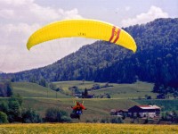 Benni Friedli mit dem Phantom - Landeanflug in meinem Lieblingsfluggebiet St.Jean / Dormillouse (Hautes Alpes de Provence)